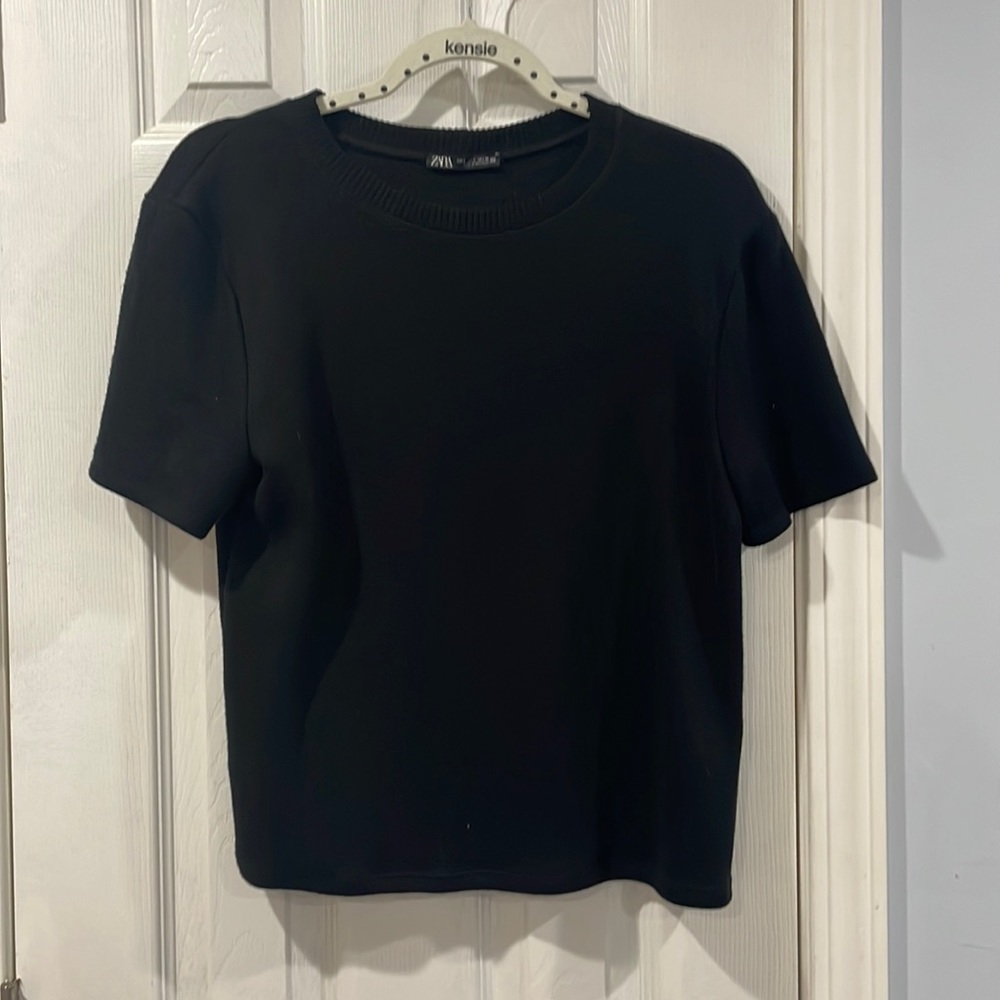 Zara’s sweater shirt size L